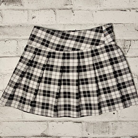 Das Apparel Women's Plaid Pleated Skirt - Picture 2 of 7